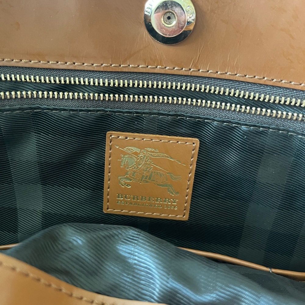 Burberry Quilted Grange Tote Large - Picture 7 of 8